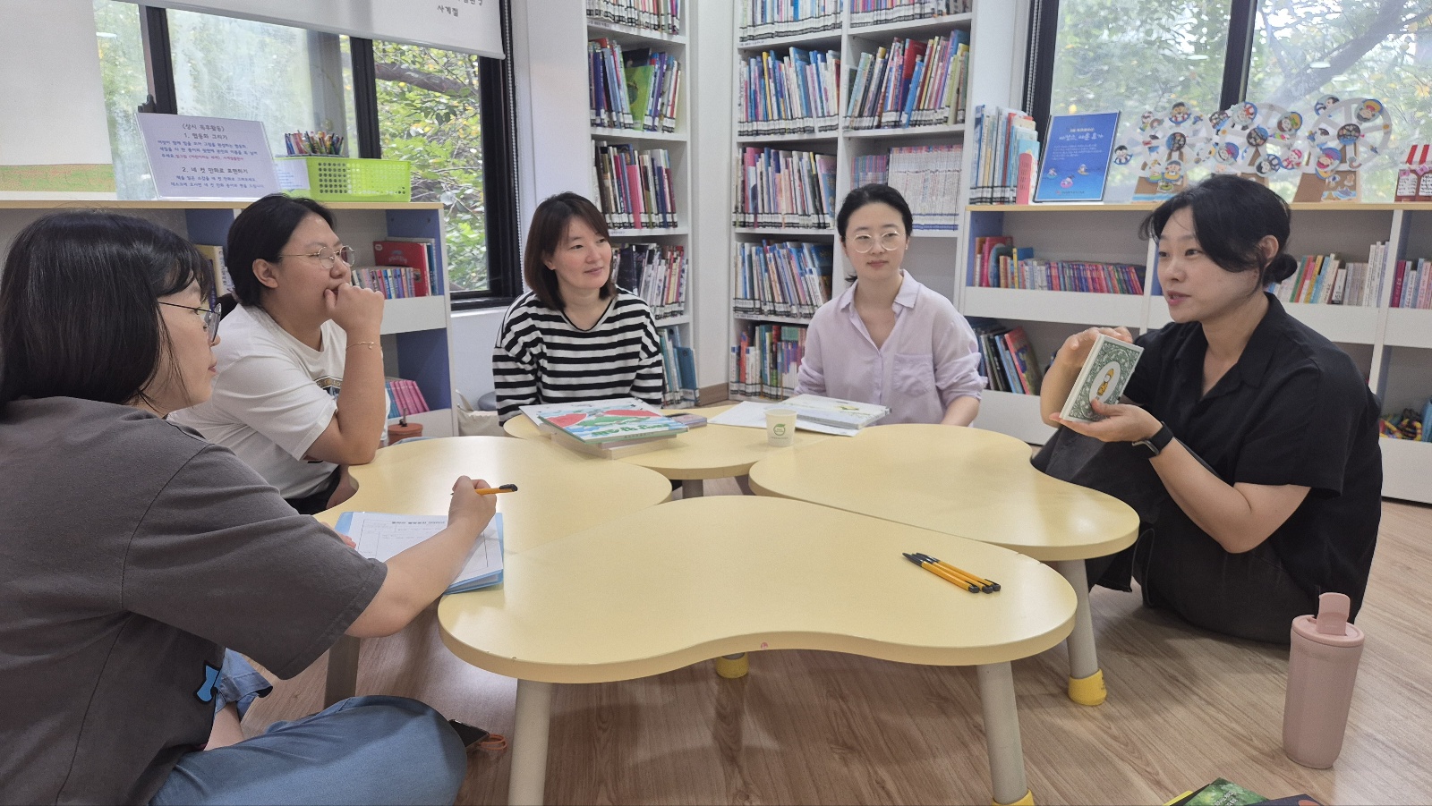 책으로 만나는 사이(책사이)